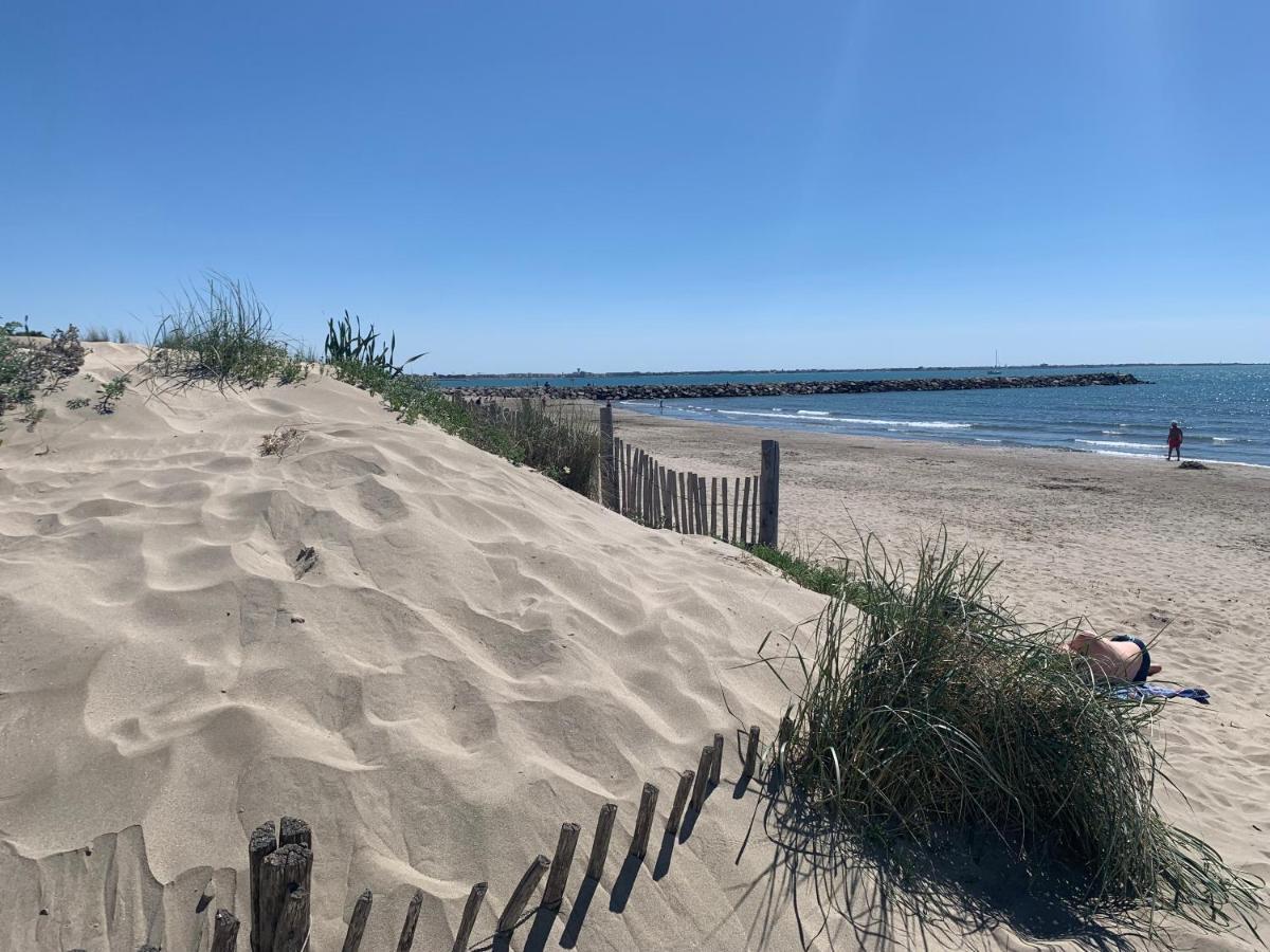 La Mer Et La Plage Au Bout Du Parc Appartement 4 Couchages Avec Jardin La Grande-Motte Kültér fotó